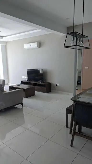 Jazz 222: Cosy 2-Bedroom Suite With Seaview George Town